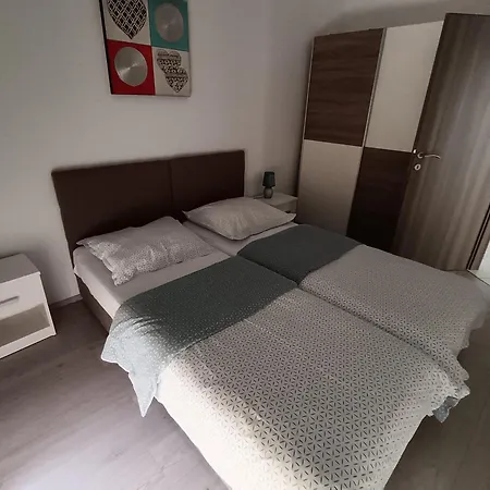 Apartment Lana I Natali